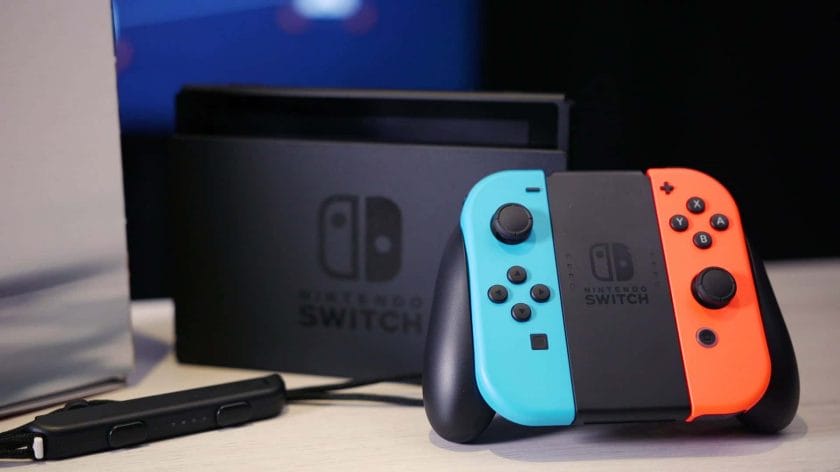 are nintendo switch controllers wireless